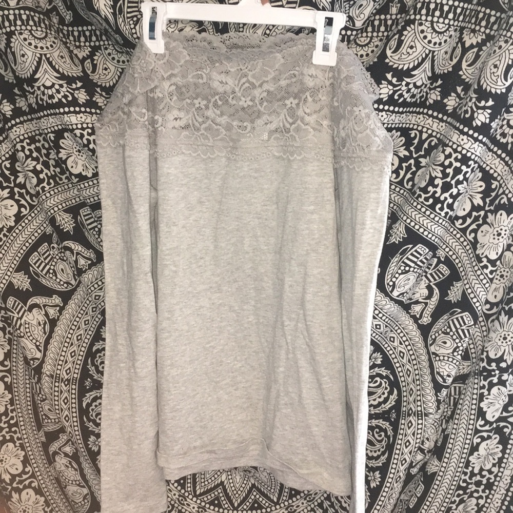NEVER WORN Gray Lace Off the shoulder H&M top!